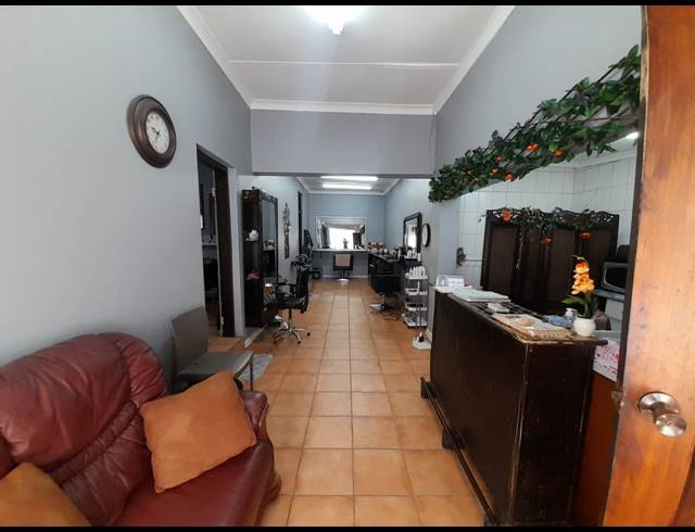 6 BEDROOM HOUSE FOR SALE IN BO-DORP
